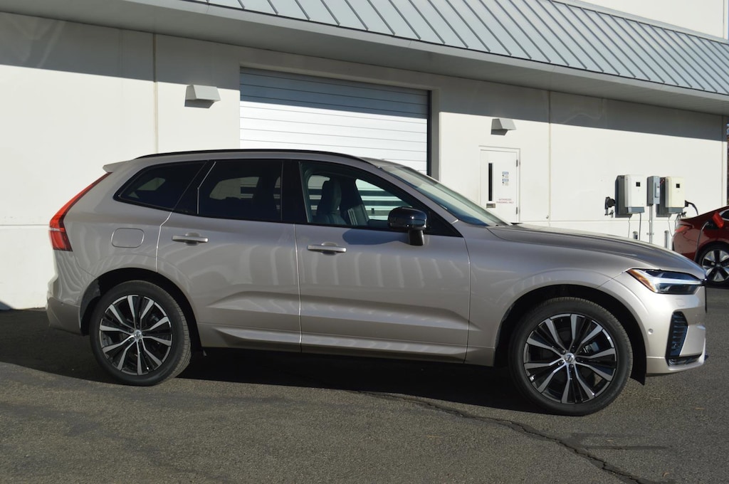 Used 2025 Volvo XC60 B5 Plus SUV