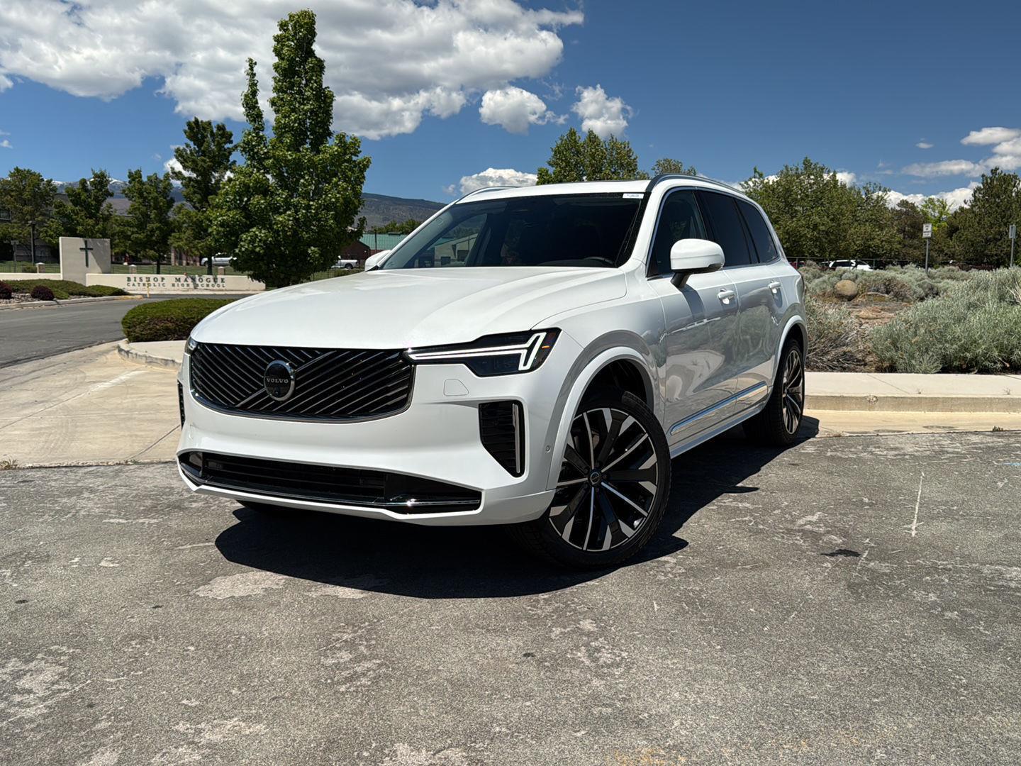 2026 Volvo XC90 Plus - Photo 9