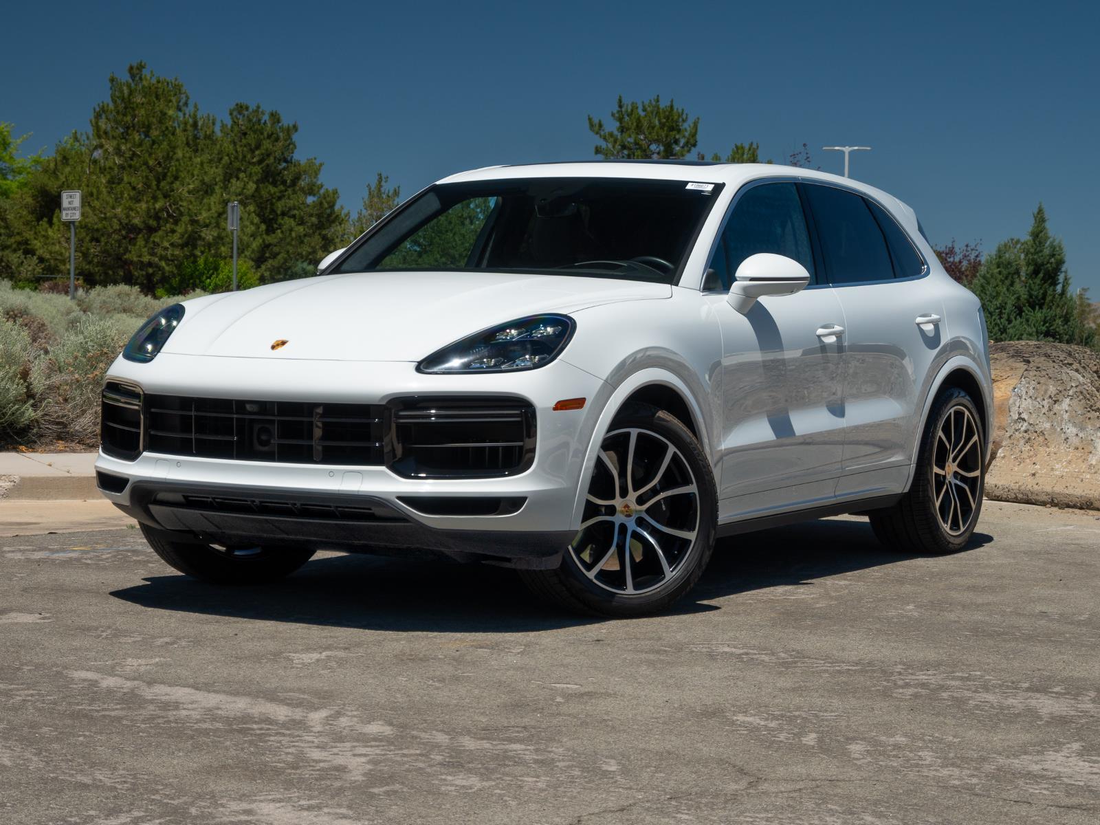 2023 Porsche Cayenne Turbo's photo