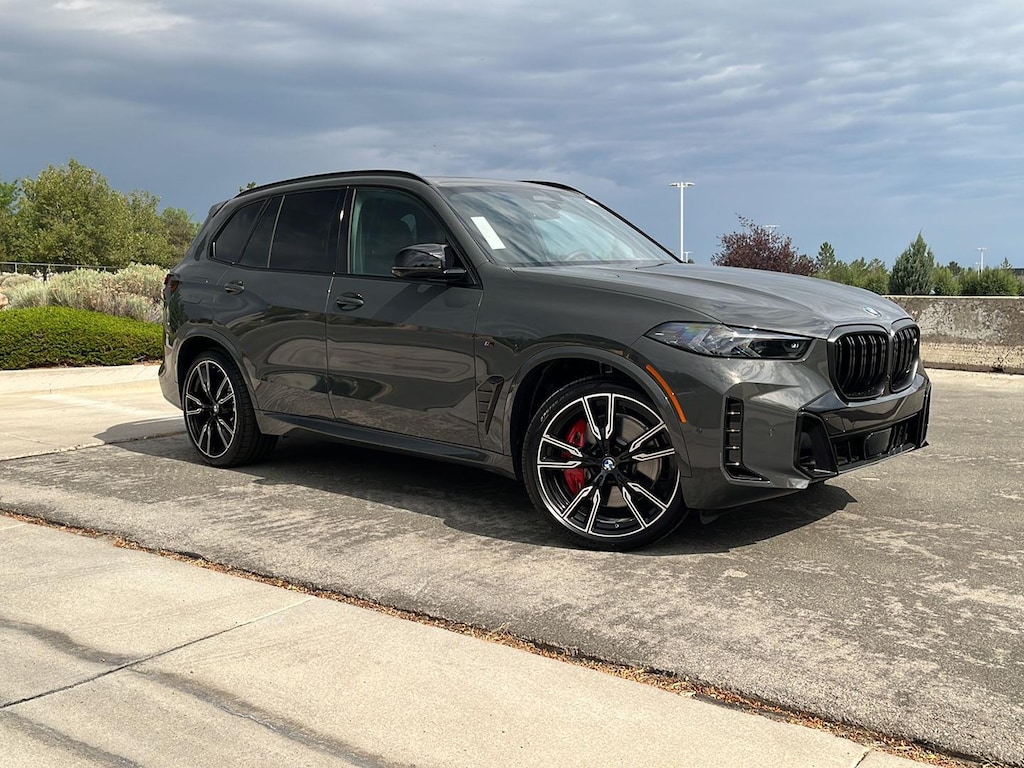 New 2026 BMW X5 M60i Sports Activity Vehicle