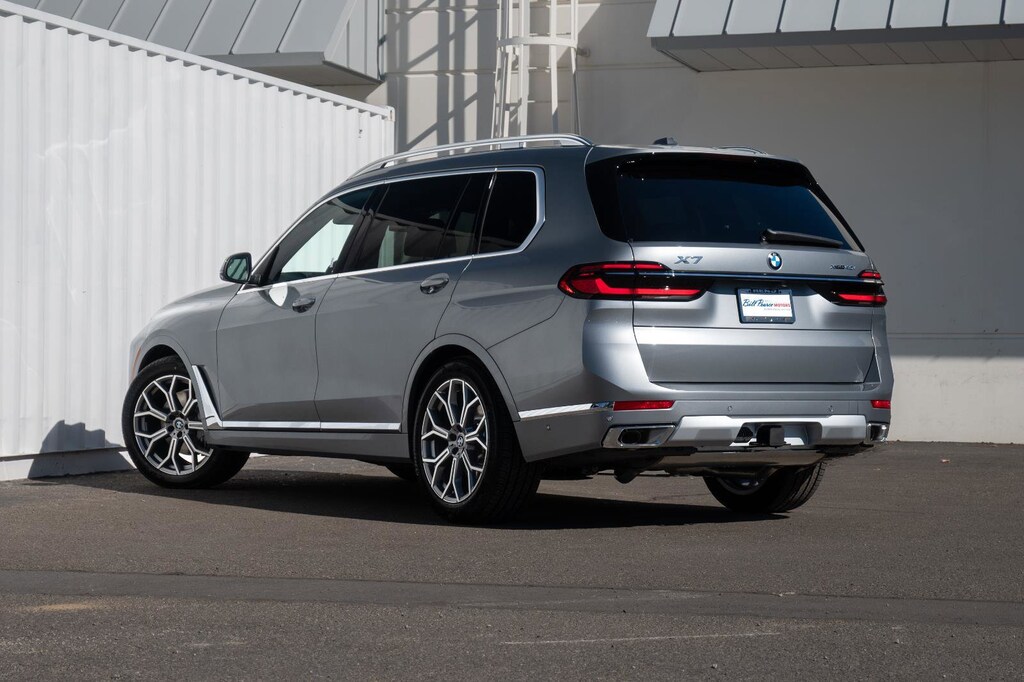 New 2026 BMW X7 xDrive40i SUV