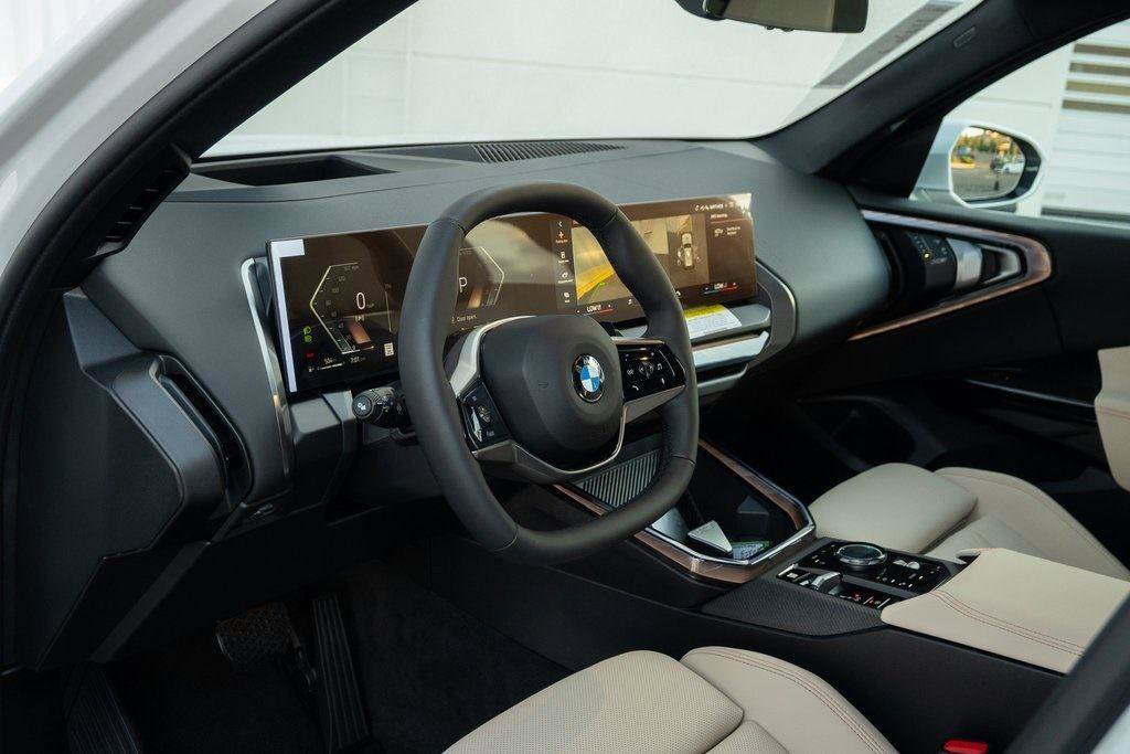 2026 BMW X3 30 - Photo 16