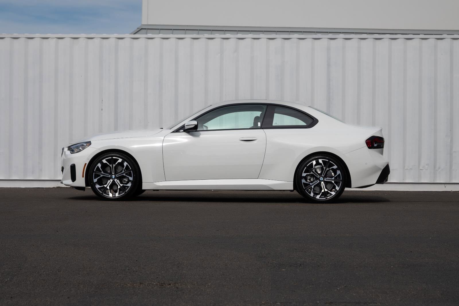 2026 Bmw 230i xDrive Coupe photo 2