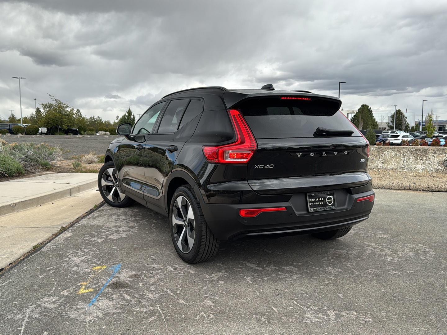 2025 Volvo XC40 Plus - Photo 7
