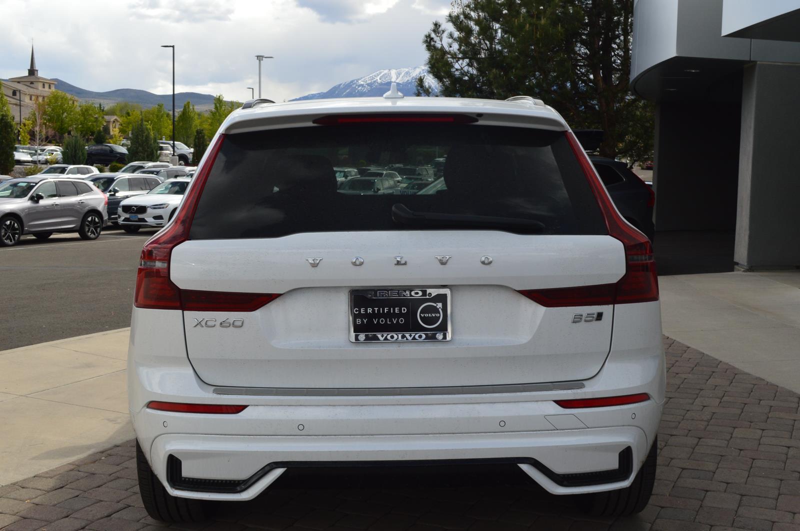 2026 Volvo XC60 Plus - Photo 6