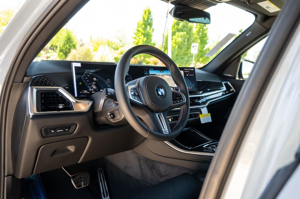New 2026 BMW X5 M60i Sports Activity Vehicle