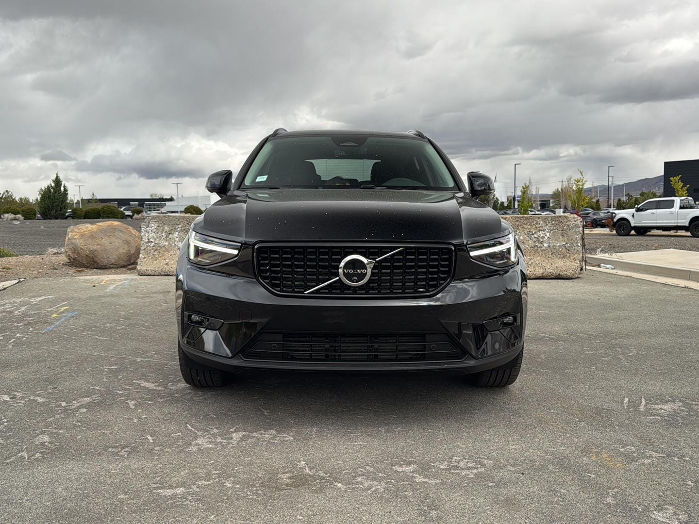 2025 Volvo XC40 Plus - Photo 9