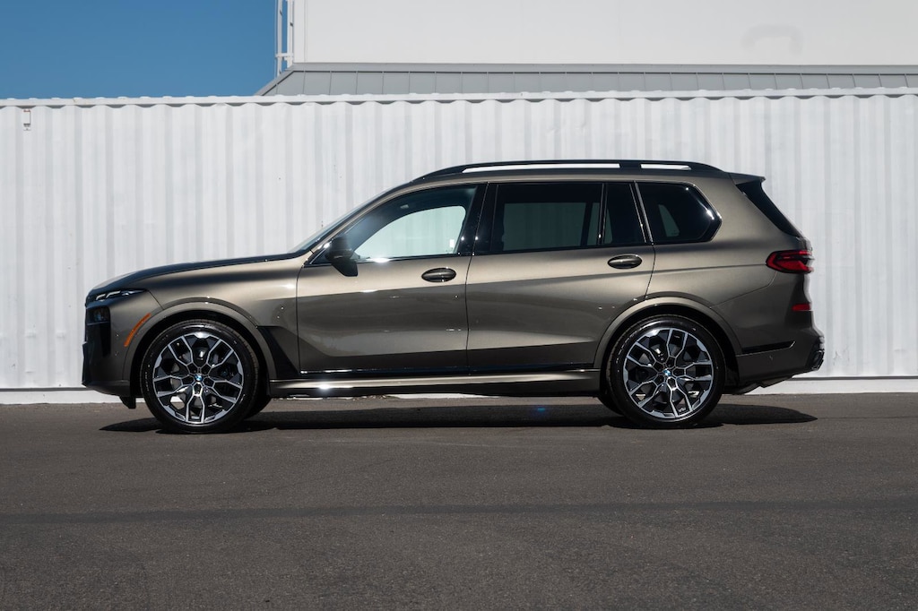New 2026 BMW X7 M60i SUV