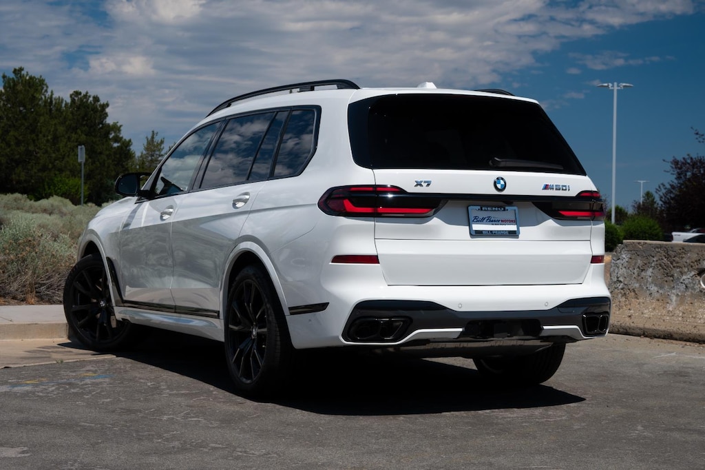 New 2026 BMW X7 M60i Sports Activity Vehicle