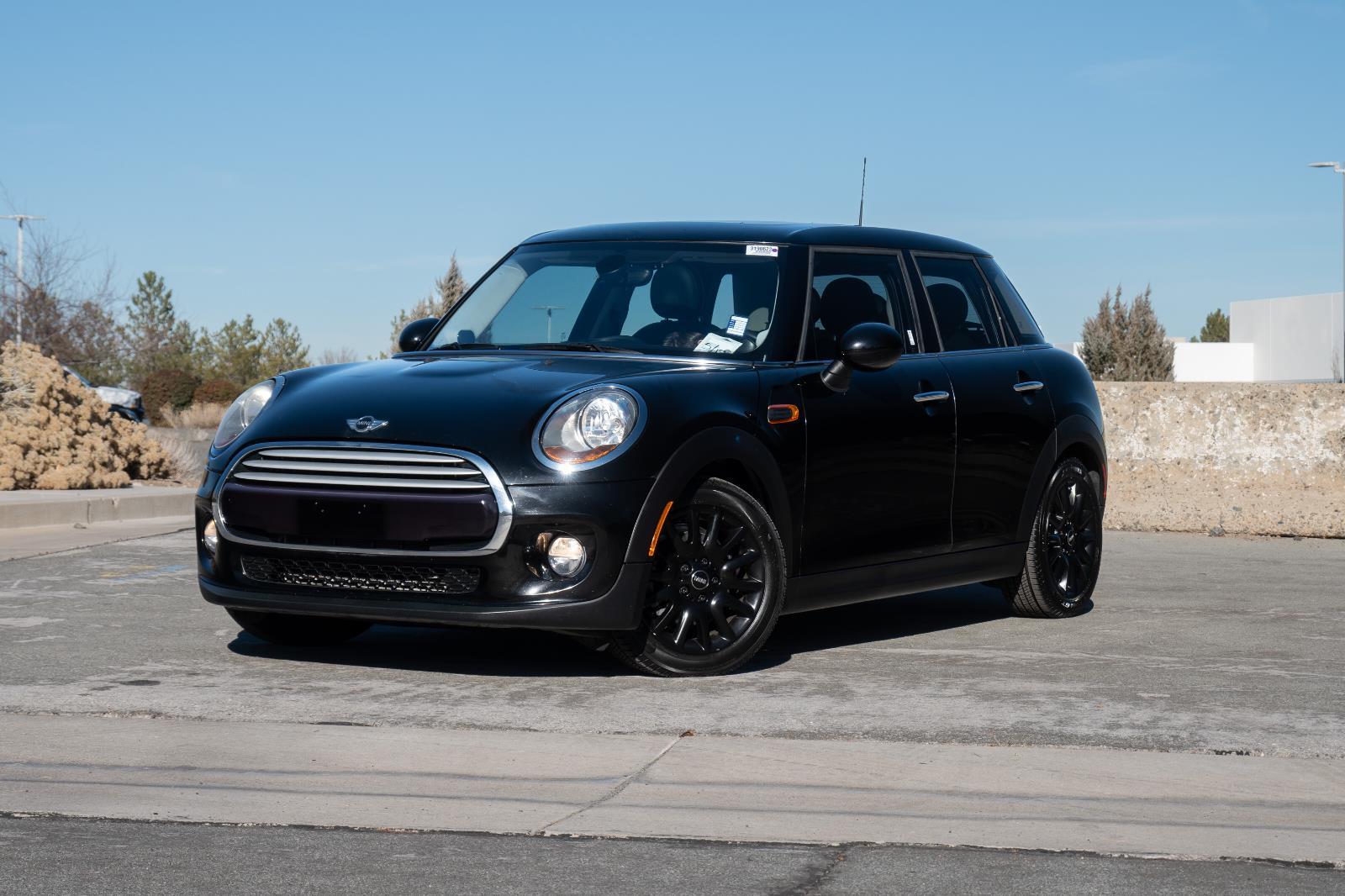 2015 MINI Cooper Base's photo