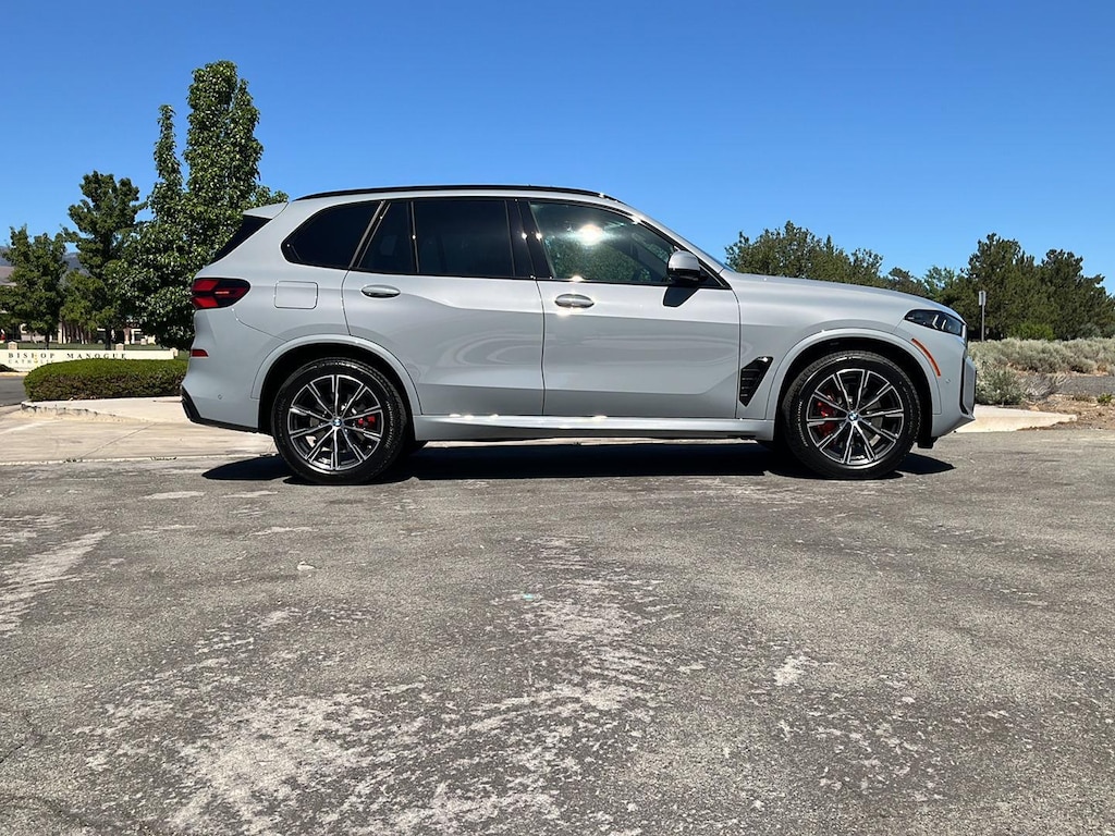 New 2026 BMW X5 xDrive40i Sports Activity Vehicle