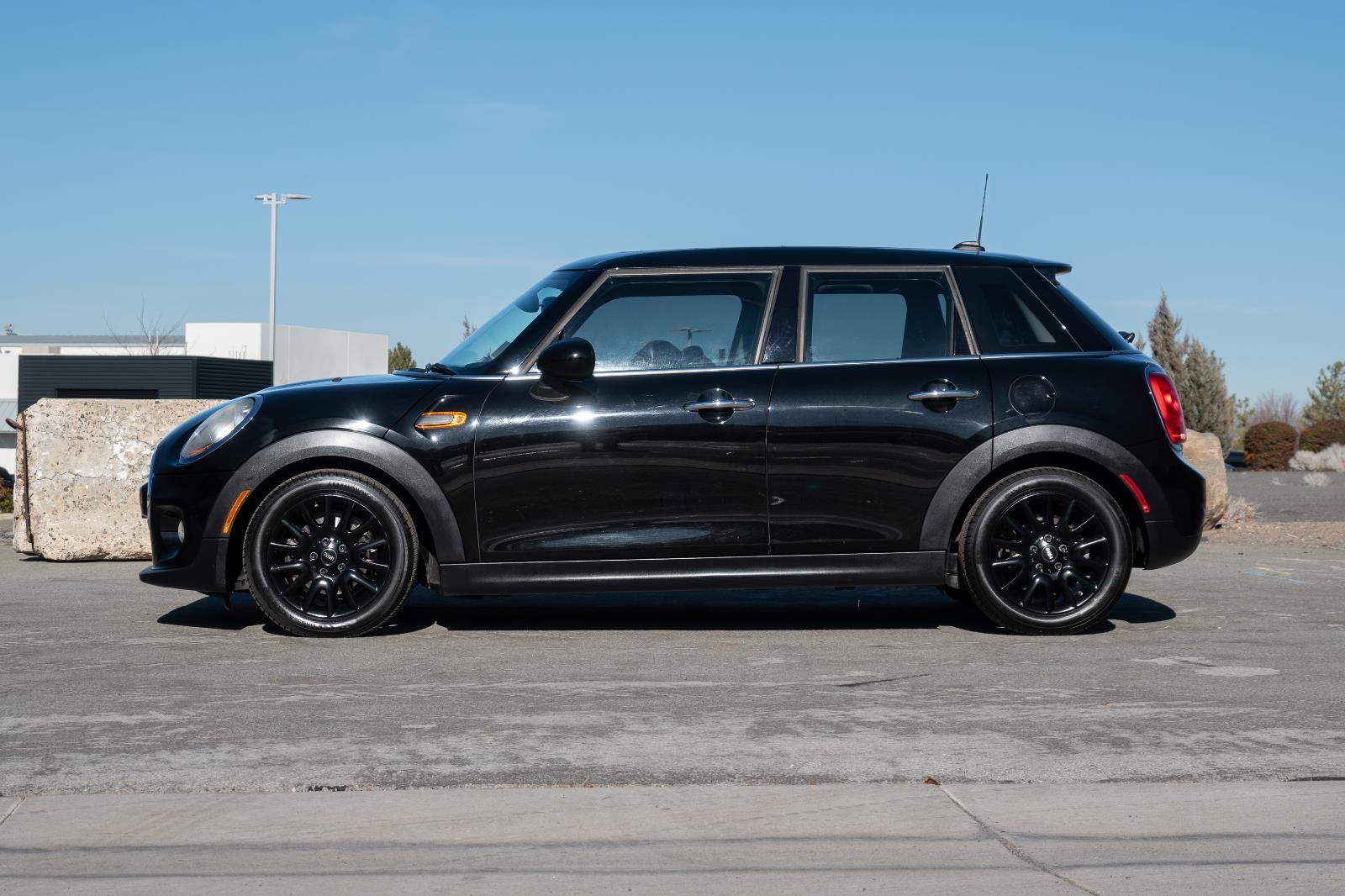 Used 2015 MINI Cooper Base with VIN WMWXS5C56FT833626 for sale in Reno, NV