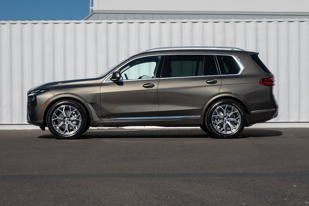 New 2026 BMW X7 xDrive40i SUV