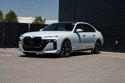 2025 BMW 760i xDrive Sedan
