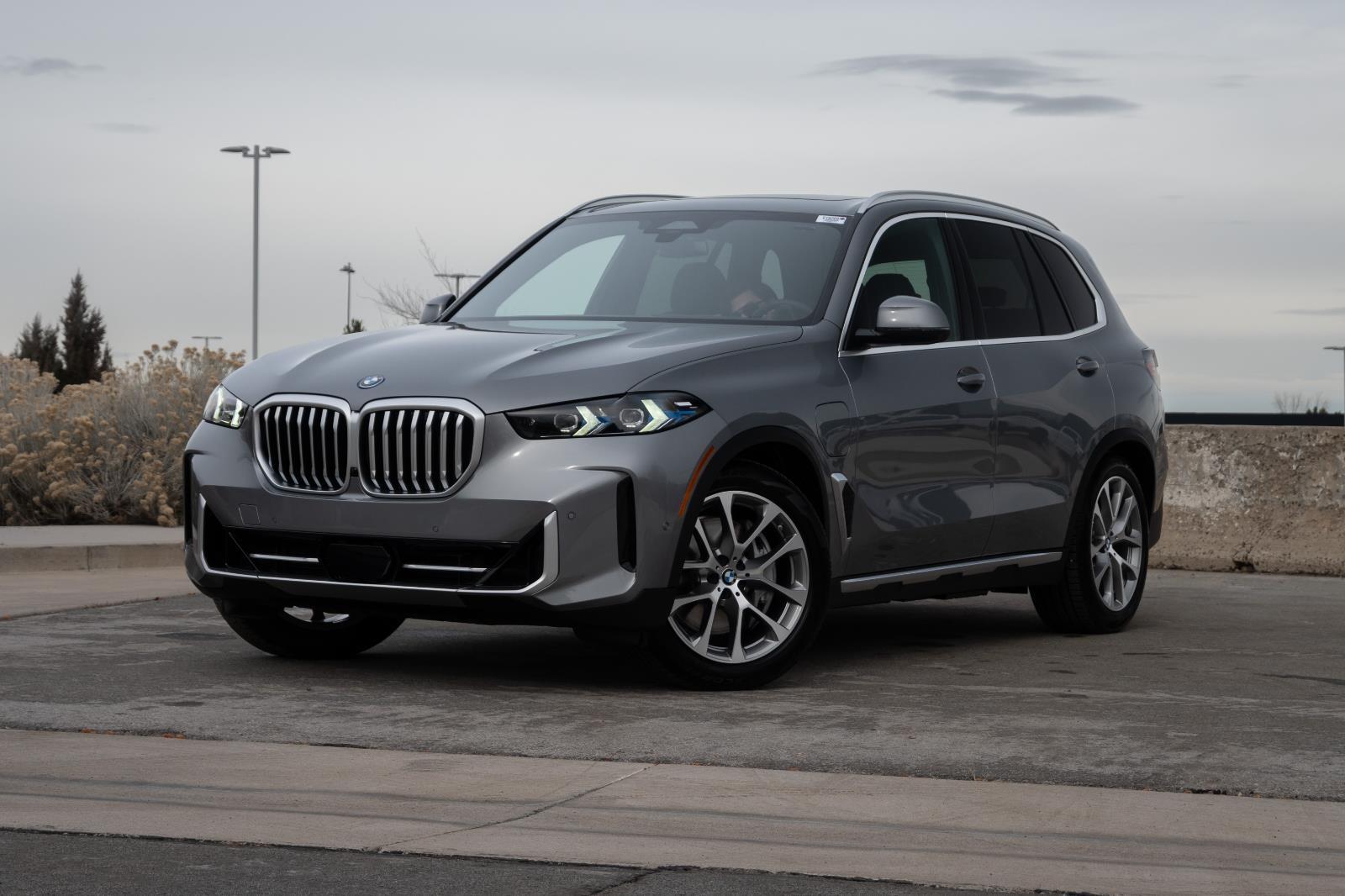 2026 BMW X5 50e's photo