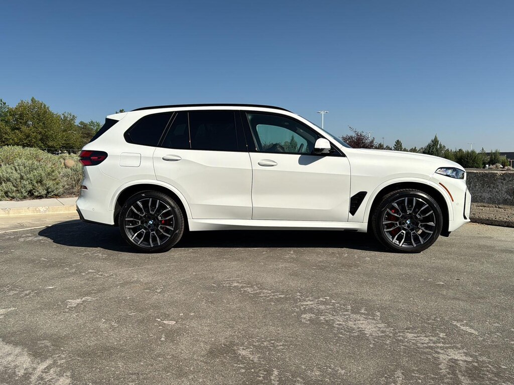 New 2026 BMW X5 xDrive40i Sports Activity Vehicle