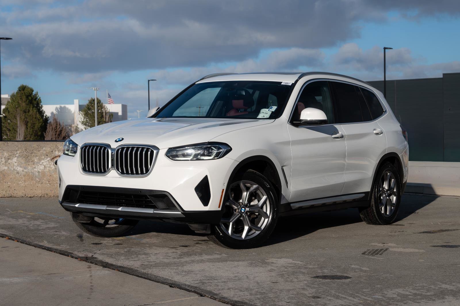 2023 BMW X3 30i's photo