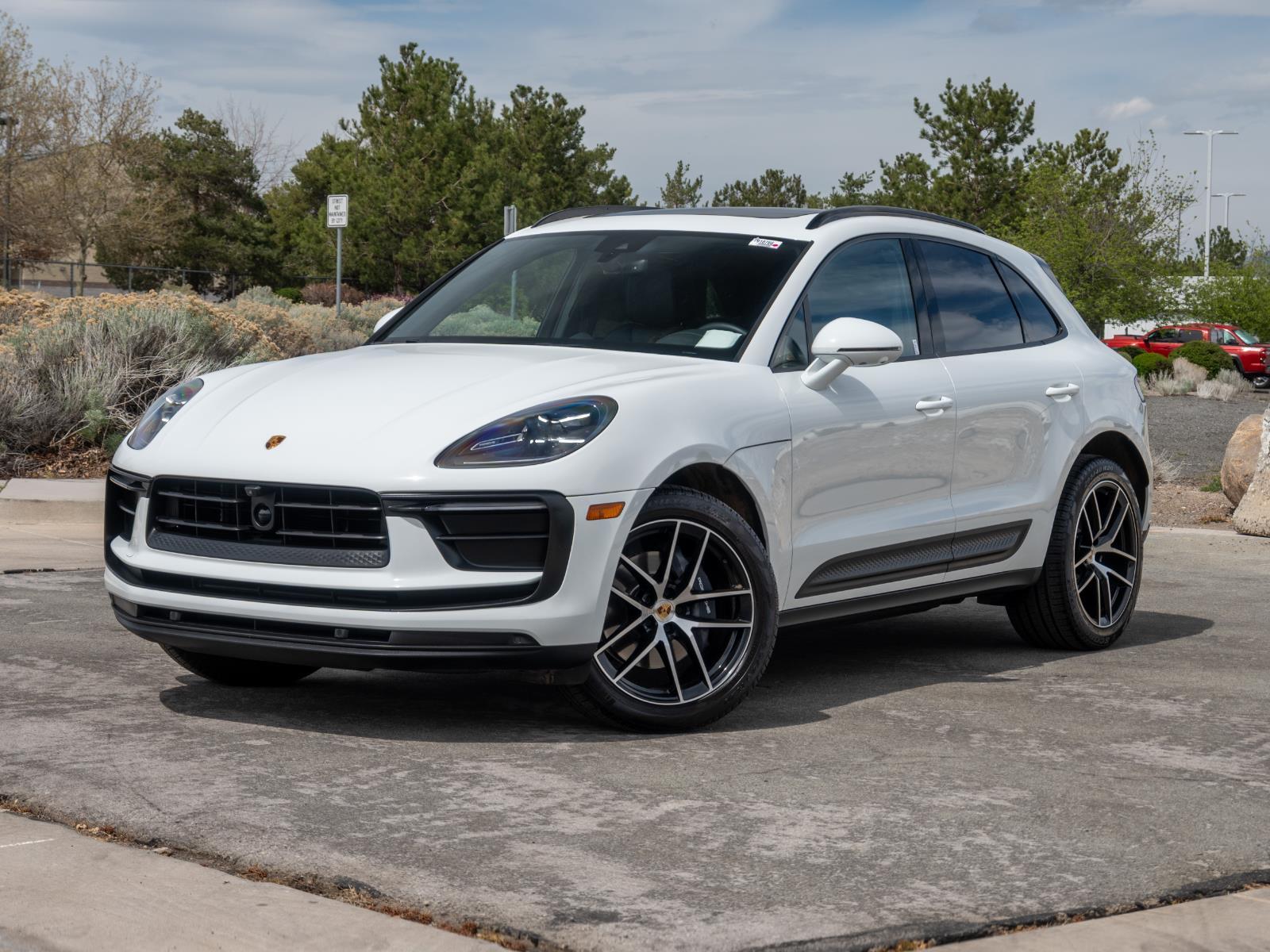 2025 Porsche Macan T