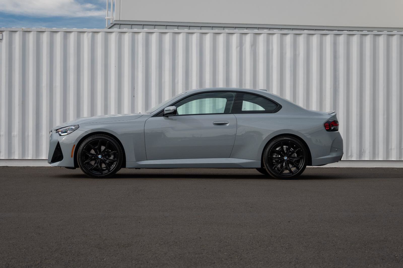 2026 Bmw 230i xDrive Coupe photo 2