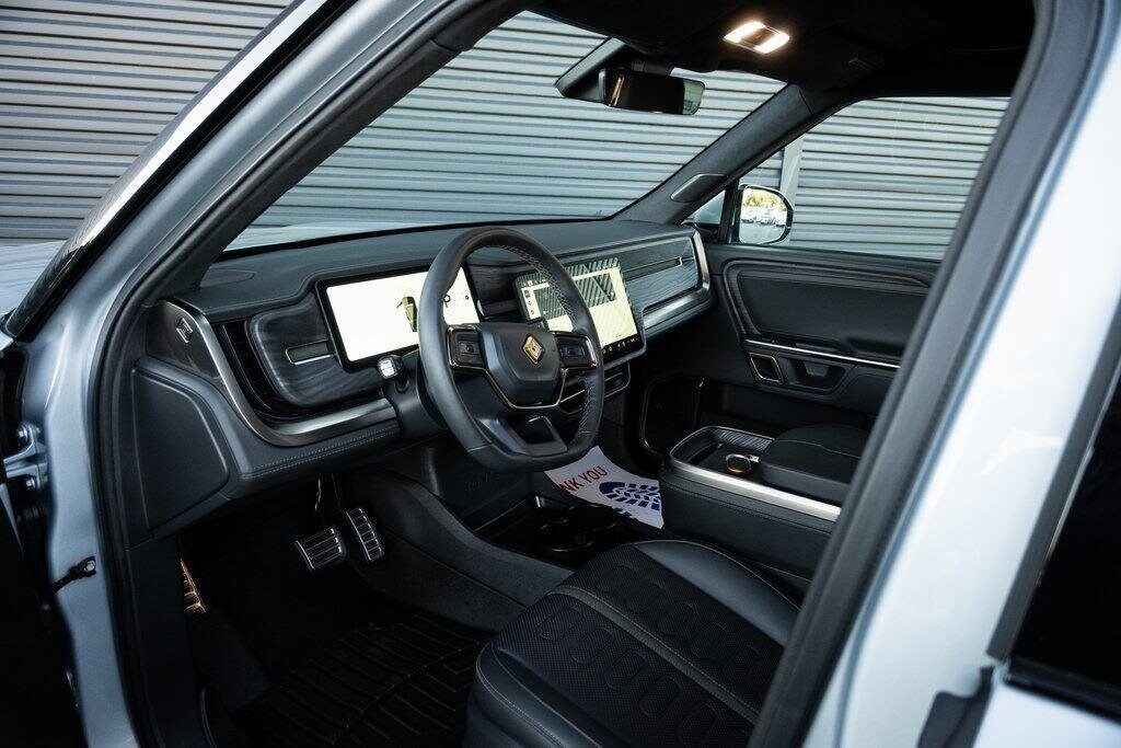 2023 Rivian R1S Adventure photo 4