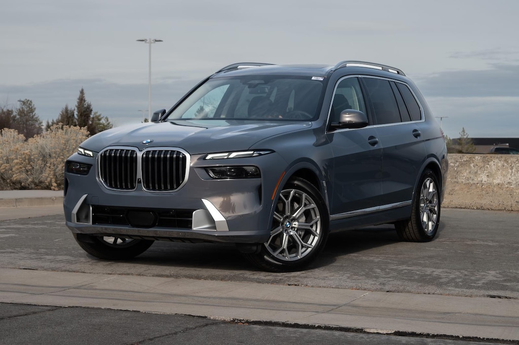 New 2026 BMW X7 xDrive40i Sports Activity Vehicle