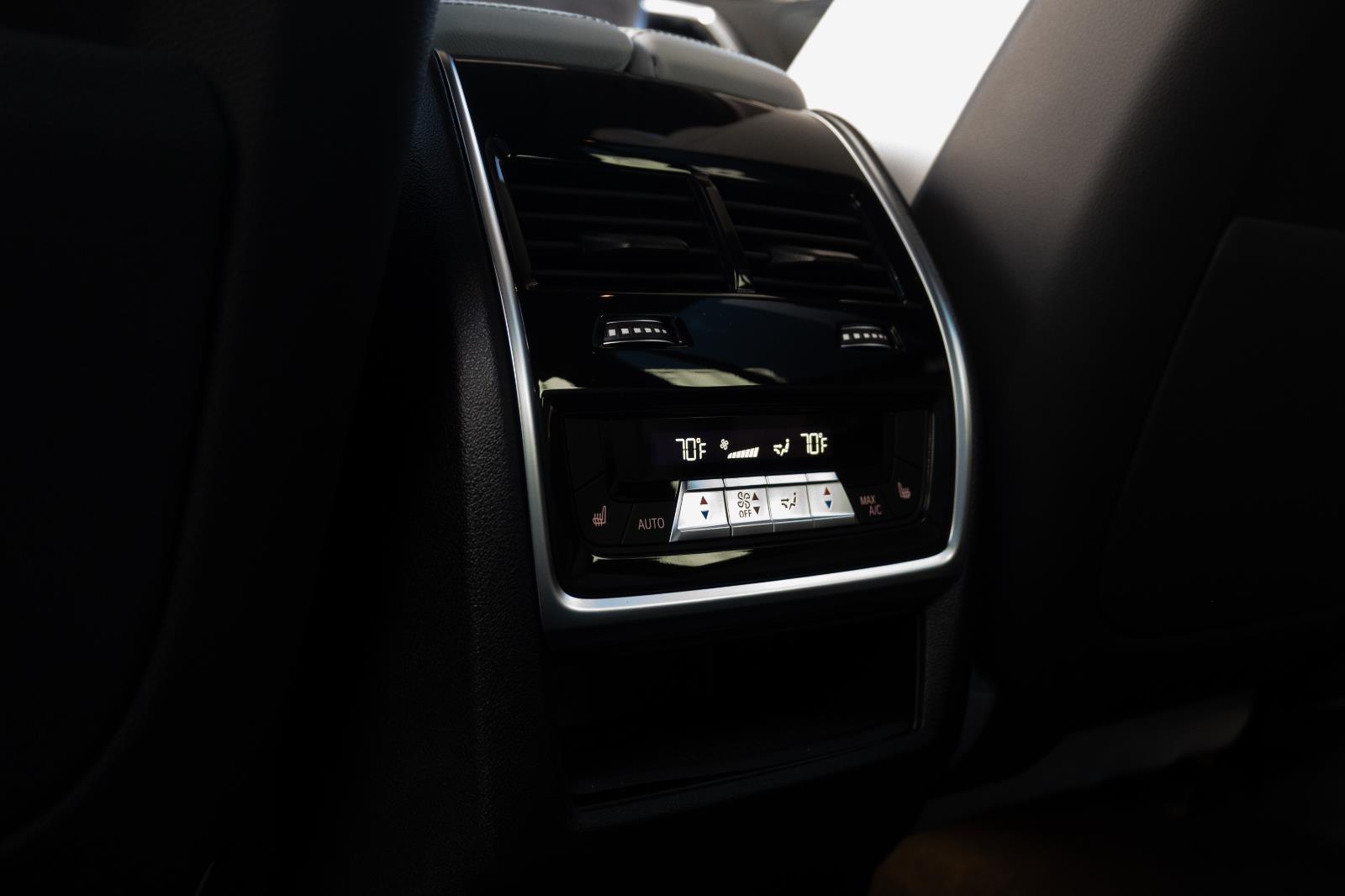 2026 BMW X7 40i - Photo 22