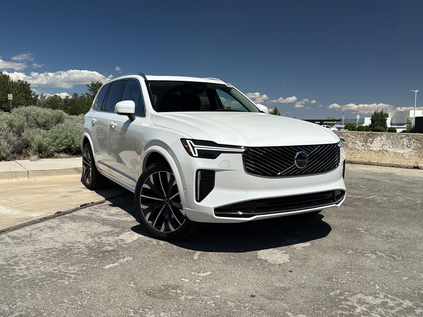 2026 Volvo XC90 B6 Plus Bright 6-Seater 4WD's photo