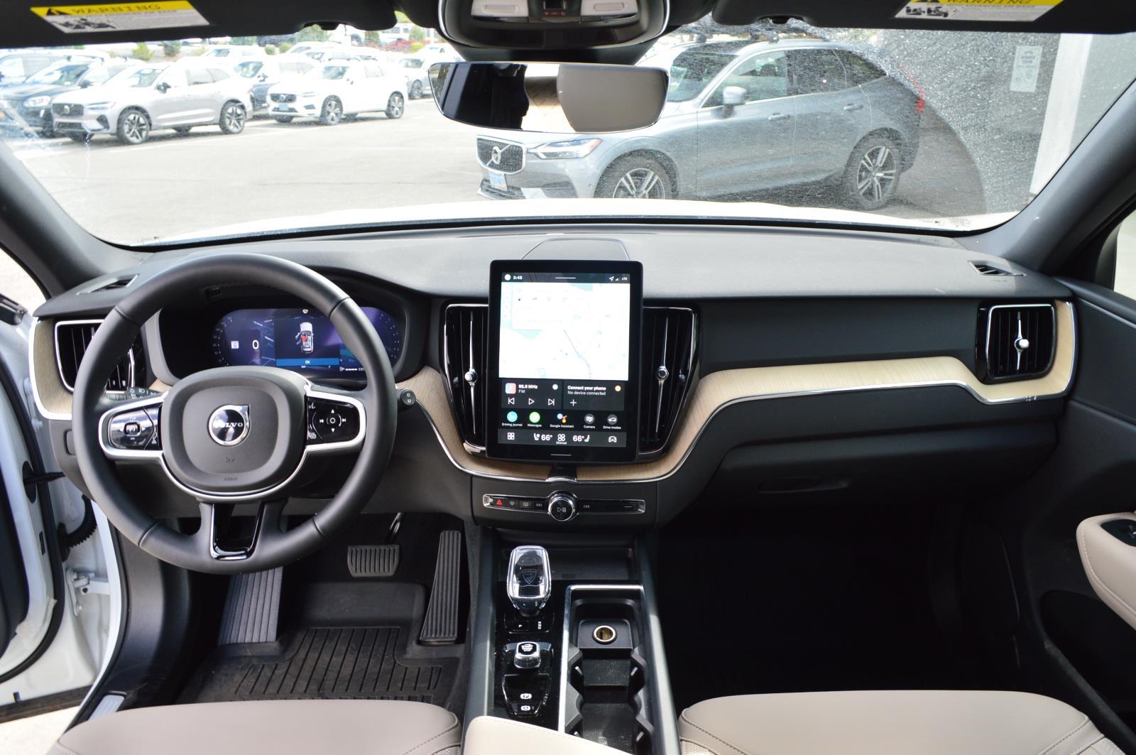 2026 Volvo XC60 Plus - Photo 12
