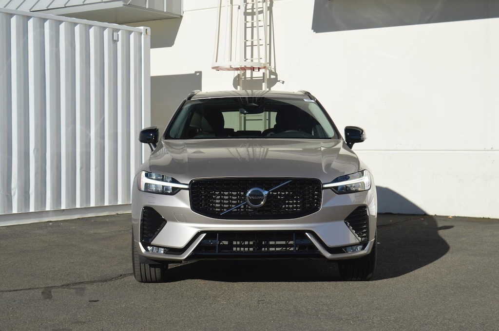 Used 2025 Volvo XC60 B5 Core SUV