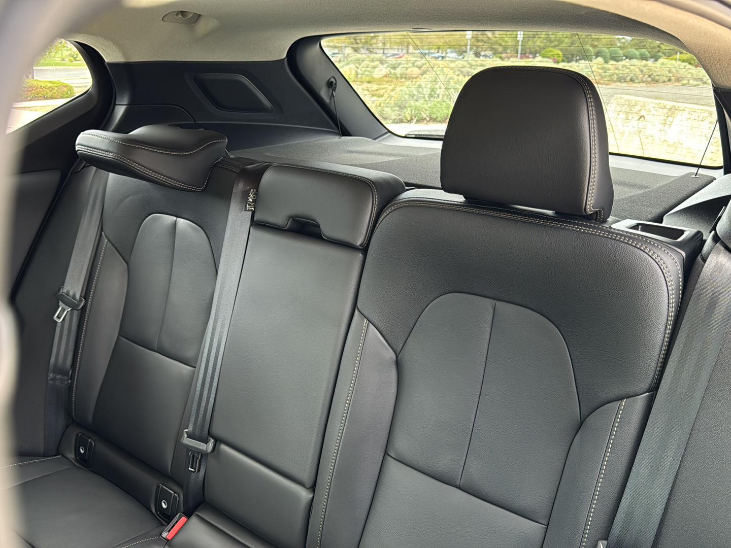 2025 Volvo XC40 Plus - Photo 13