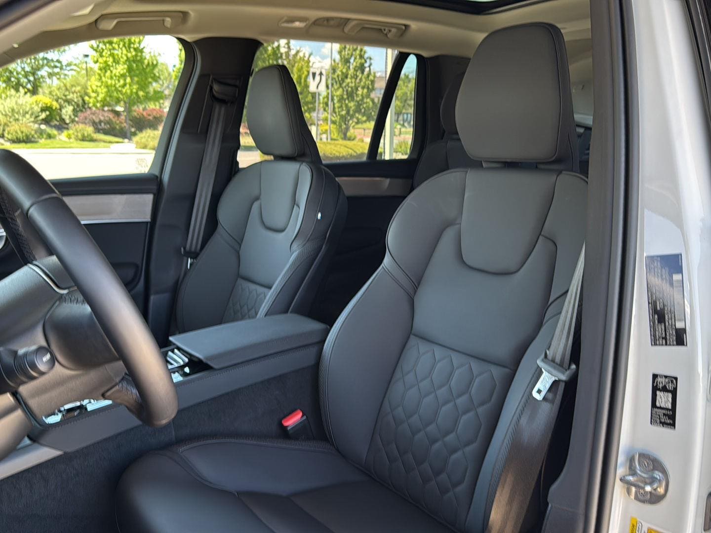 2026 Volvo XC90 Plus - Photo 6