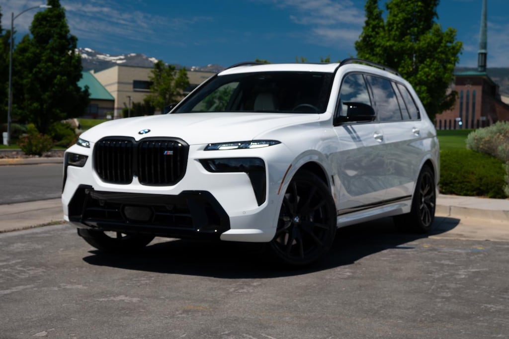 New 2026 BMW X7 M60i Sports Activity Vehicle