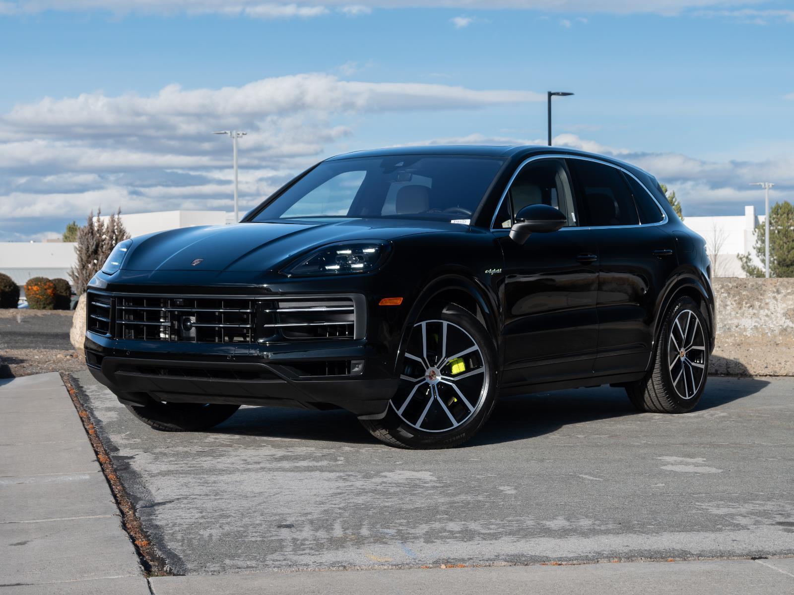2025 Porsche Cayenne E-Hybrid's photo