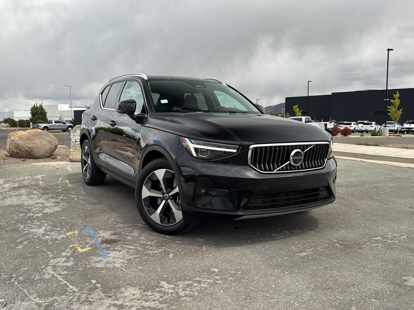 2025 Volvo XC40 B5 Plus Bright AWD's photo