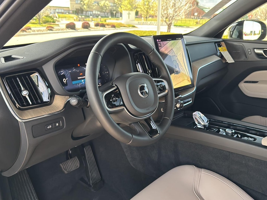 New 2026 Volvo XC60 plug-in hybrid T8 Plus SUV