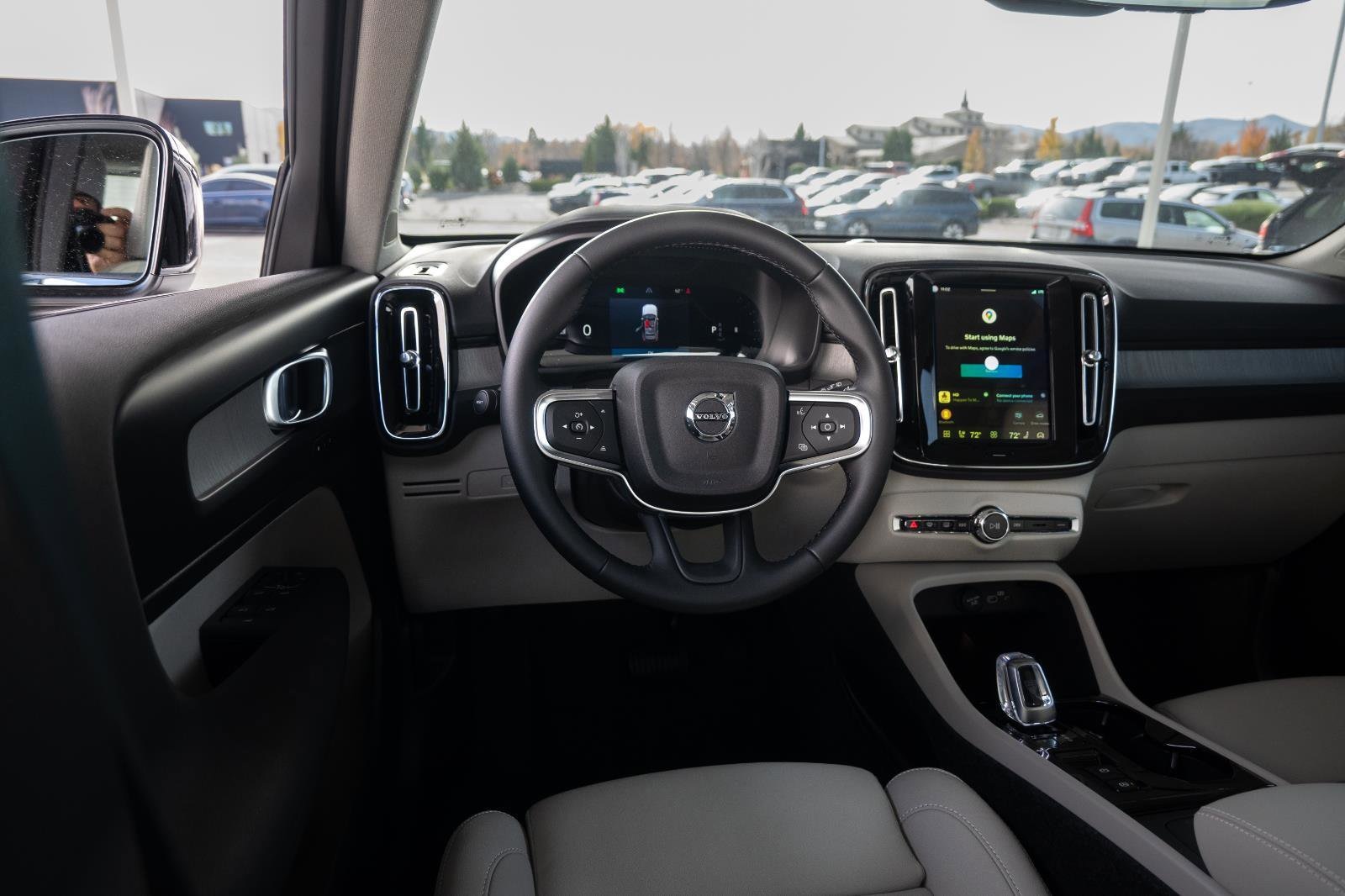 2026 Volvo XC40 Plus - Photo 17