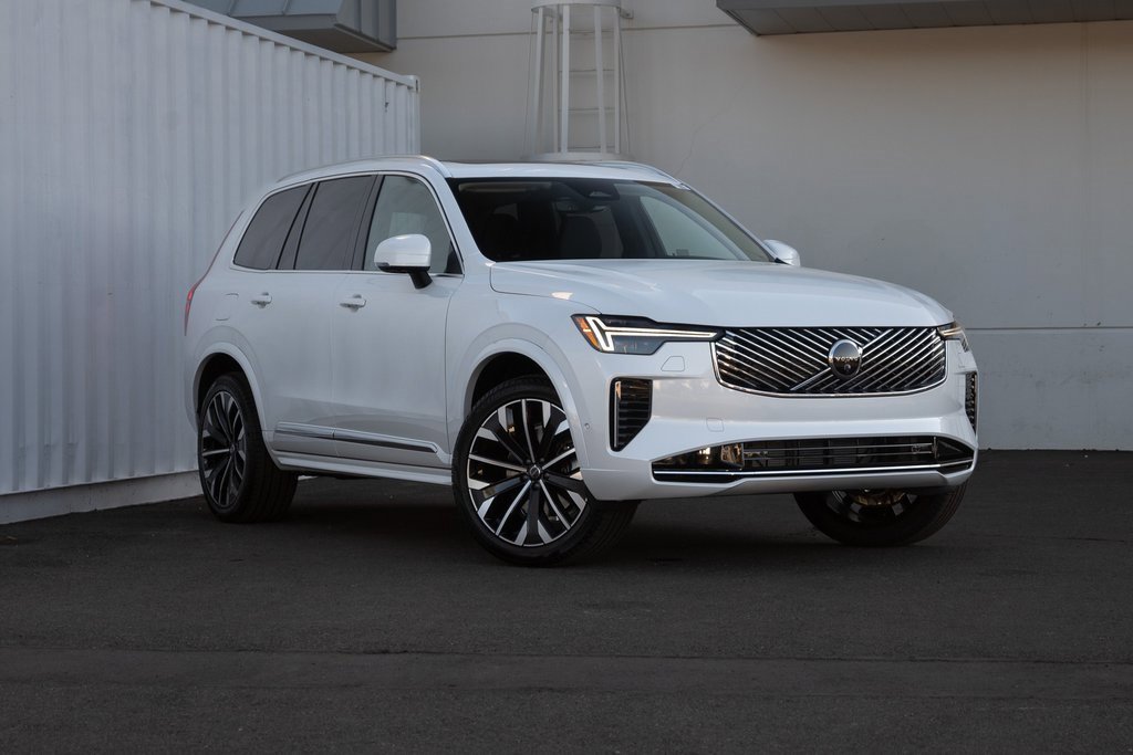 2026 Volvo XC90 Plus - Photo 10