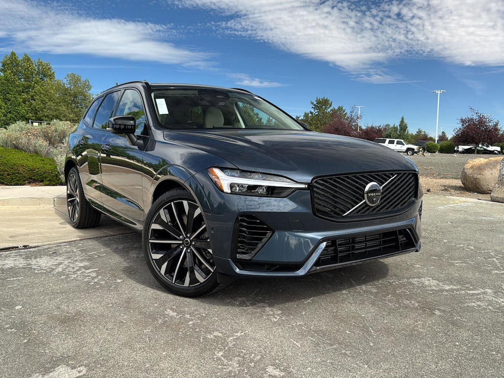 New 2026 Volvo XC60 plug-in hybrid T8 Ultra SUV