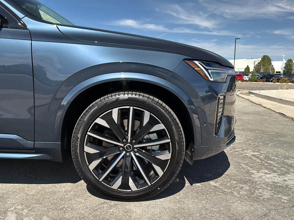 New 2026 Volvo XC90 plug-in hybrid T8 Ultra Dark Theme 7-Seater SUV