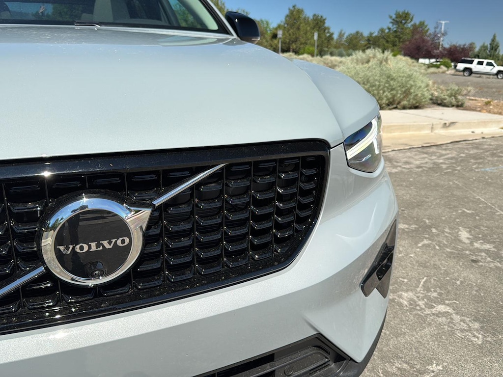New 2026 Volvo XC40 B5 Plus SUV