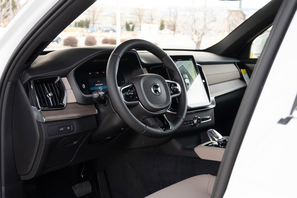 New 2026 Volvo XC90 plug-in hybrid T8 Ultra 7-Seater SUV