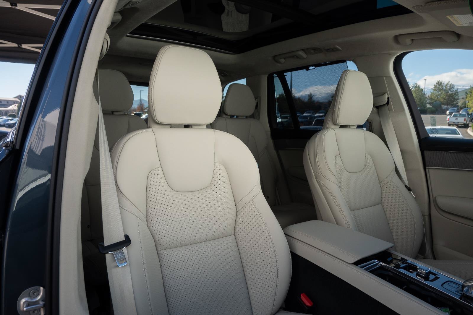 2026 Volvo XC90 Ultra - Photo 13