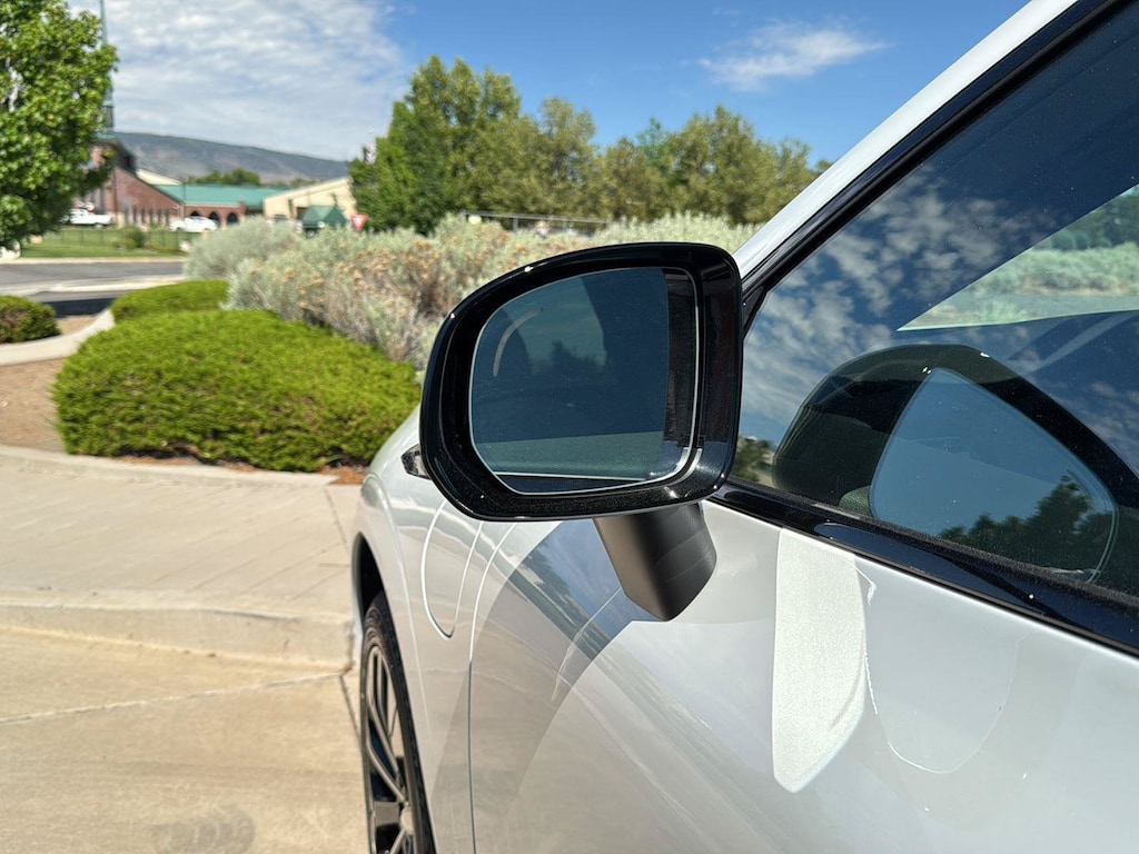 New 2026 Volvo XC60 plug-in hybrid T8 Plus SUV