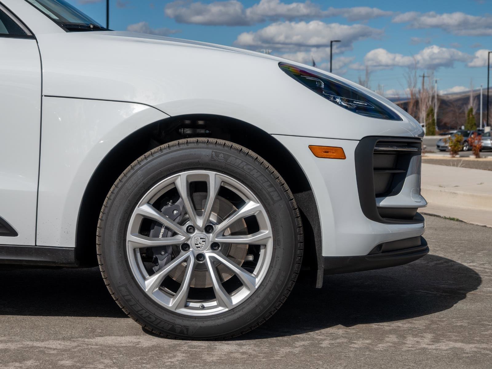 2025 Porsche Macan Base - Photo 9