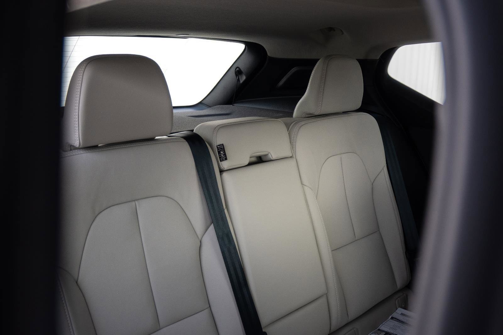 2026 Volvo XC40 Plus - Photo 12