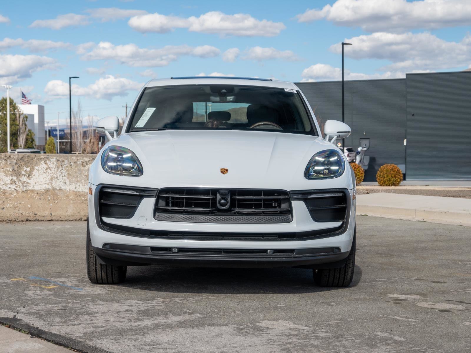 2025 Porsche Macan Base - Photo 11