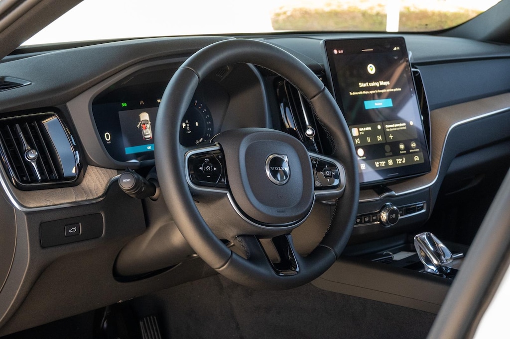 New 2026 Volvo XC60 B5 Core SUV