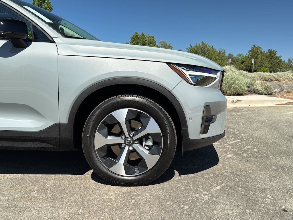 New 2026 Volvo XC40 B5 Plus SUV