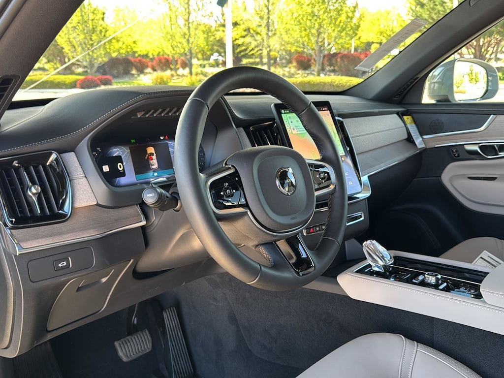 New 2026 Volvo XC90 B5 Core SUV