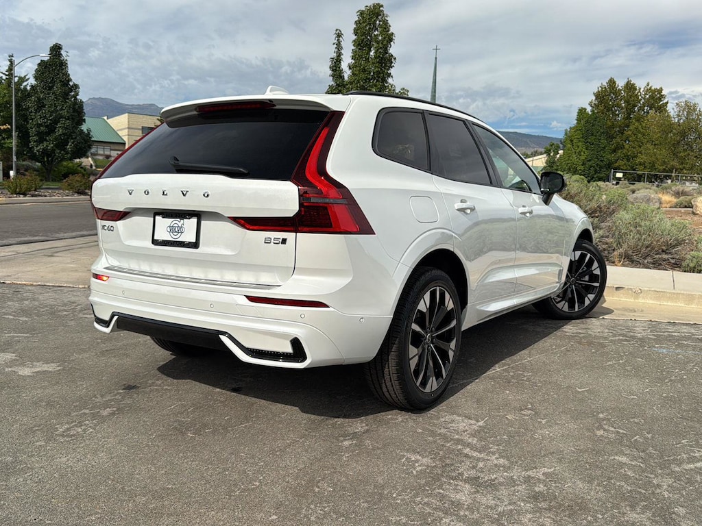 New 2026 Volvo XC60 B5 Plus SUV